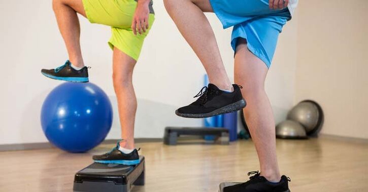 duke luajtur sport për të rritur natyrshëm fuqinë